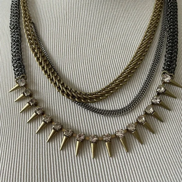 ❌Sold❌Stella & Dot Renegade Statement Necklace - Picture 2 of 4